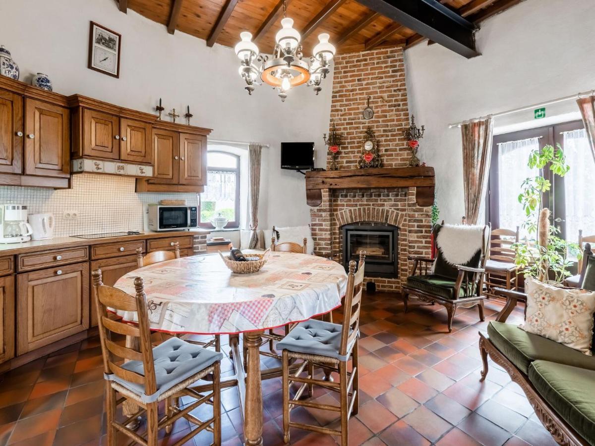 Stunning Holiday Home In Oombergen With Terrace And Garden Zottegem Exteriör bild