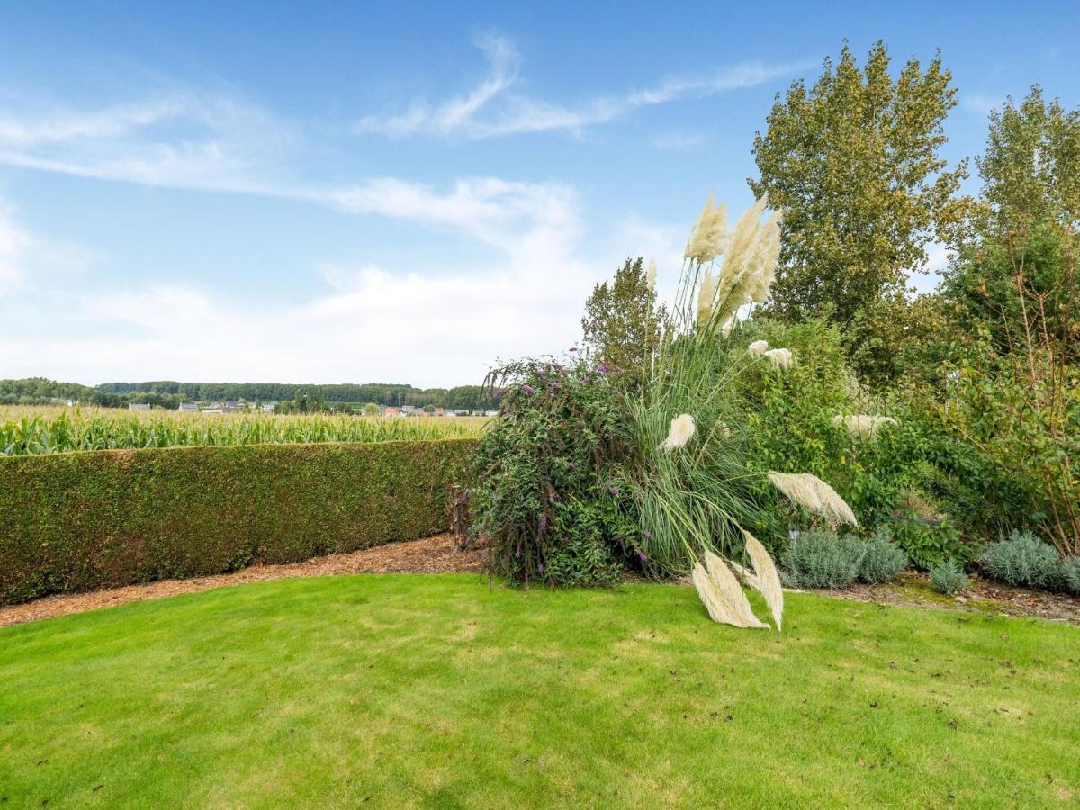 Stunning Holiday Home In Oombergen With Terrace And Garden Zottegem Exteriör bild